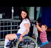 PREKO NOĆI SAM POSTALA INVALID Pozajmila sam od prijateljice predmet koji sve žene razmenjuju i završila u kolicima