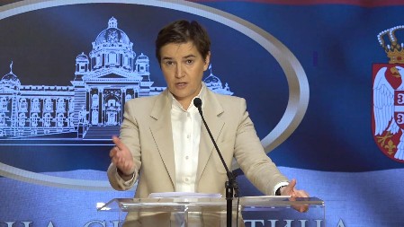 OPOZICIJA POKAZALA DA IM JE JEDINA POLITIKA NASILJE Brnabić osudila napad na pripadnike MUP-a! "To su nečiji sinovi, očevi, braća..."