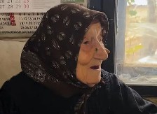 BAKA IZ SVRLJIGA (105) PREŽIVELA I NAPAD VOLA! Tvrdi da je ovo ključno za dug vek!