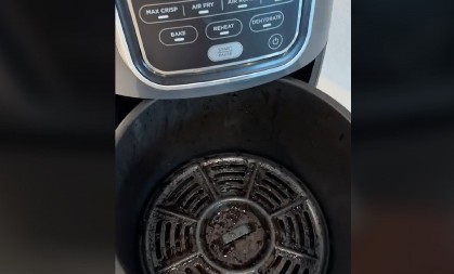 VATROGASCI UPOZORAVAJU NA OPASNOST Čovek čistio fritezu na vruć vazduh koristeći trik s interneta i napravio požar