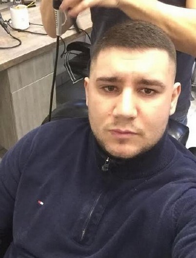 U DONJEM VEŠU, SA RUKAVICAMA PRAVI BELU SMESU Na suđenju "vračarcima" prikazane fotografije ubijenog Aleksandra Halabrina