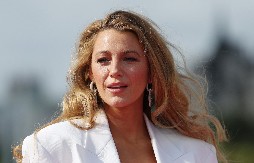 ,,BILA JE ELEKTRIČNA..." Blejk Lajvli se oprostila od tragično preminule zvezde serije ,,Tračara", nikada neće zaboraviti ovu stvar