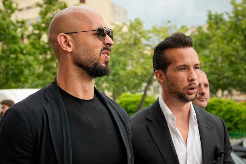 POZNATO KADA MORAJU DA SE VRATE U RUMUNIJU Braća Tejt jutros otputovala u SAD, uskoro istraga o silovanju