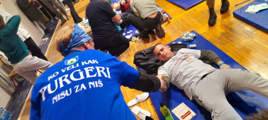 PODRŠKA OBOJENOJ REVOLUCIJI IZ HRVATSKE! Ko veli kak PURGERI nisu za NIŠ?