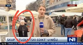 STUDENTKINJA OD 80 GODINA IGRA NA KOMEMORATIVNOM SKUPU! "Brucoškinja" ovako odaje poštu stradalima (VIDEO)