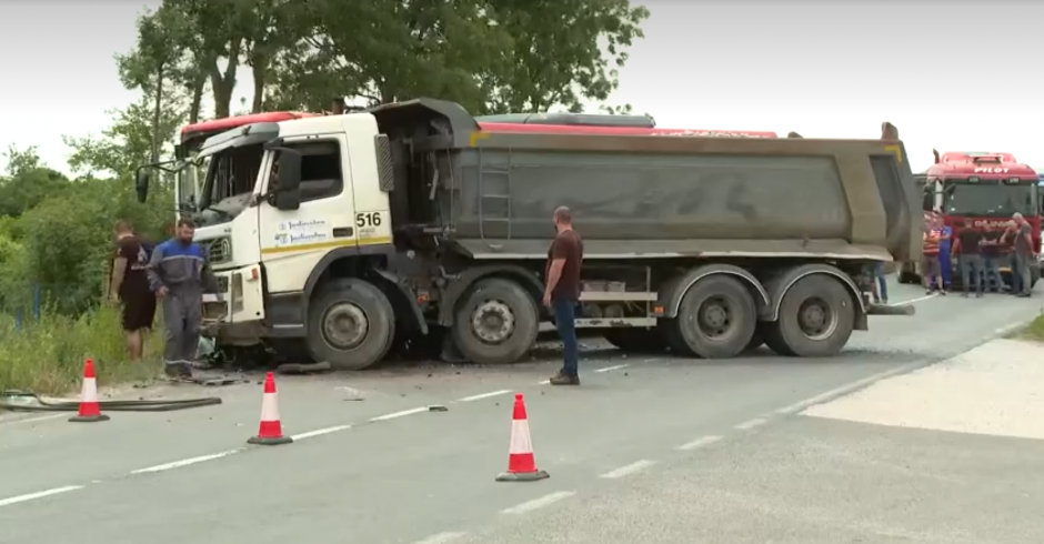 SUDAR KAMIONA  Vozač jednog teretnjaka je na odeljenje reanimacije