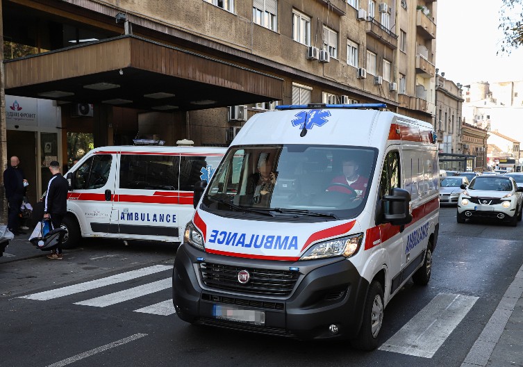 MUŠKARCU U KLADIONICI U BEOGRADU IZBILI ZUBE Hitno prevezen u Urgentni centar