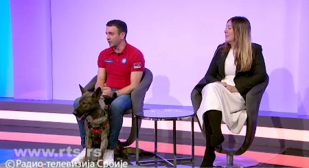 "LEŽALA JE NA STOMAKU, ZAPLAKALA JE TEK KAD SMO JE PRIVILI NA GRUDI" Spasilac Dejan i pas Ikona pronašli su nestalu devojčicu (2), provela je 15 SATI NA HLADNOĆI