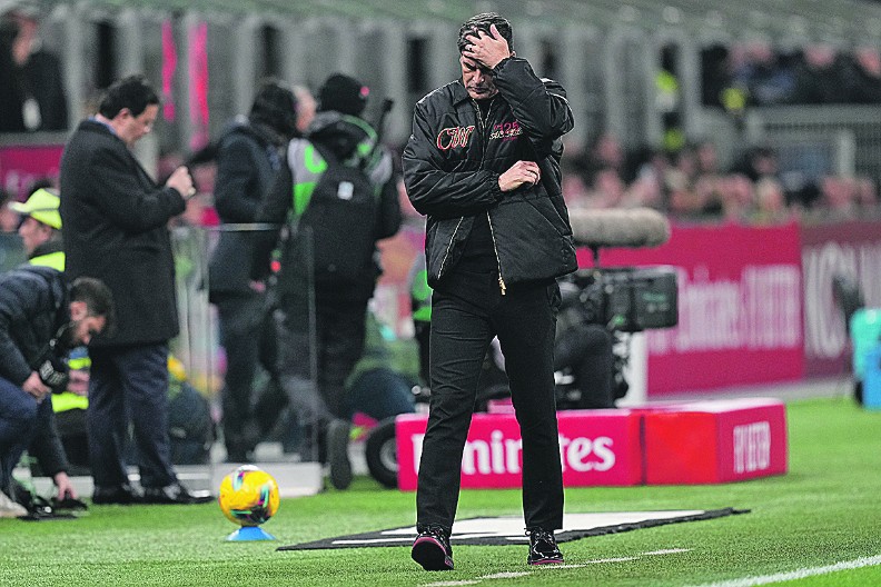 FUDBAL OVAKO NEŠTO NE PAMTI Matićev trener dobio nestvarno drakonsku kaznu!