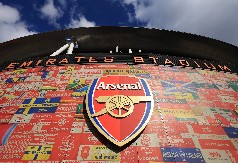 CENA? PRAVA SITNICA... Srbina sele među crveno-bele, njima baš treba „duga devetka“