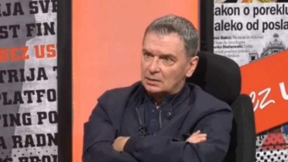 ĆUTA PRIZNAO DA PROTESTI NEMAJU VEZE SA NADSTREŠNICOM, VEĆ SA NASILNOM SMENOM VUČIĆA! Priziva 9. mart 1991, podseća da je tada bilo mrtvih (VIDEO)