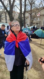 BAKA GOCA OTIŠLA NA PRAVNI FAKULTET PA OČITALA BUKVICU BLOKADERIMA: "Da li je lepo da vi sedite u toplom, a da vam se drugari mrznu u parku?"