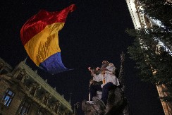 RUMUNIJA NA IVICI GRAĐANSKOG RATA! Đorđesku povlači poslednji potez - PADA ODLUKA U NAREDNIH 48 SATI