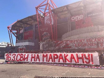 PORUKA IZ PIREJA "Delije" čestitale rođendan Olimpijakosu bakljadom u Pireju, tu je i poruka za 16. mart (VIDEO)