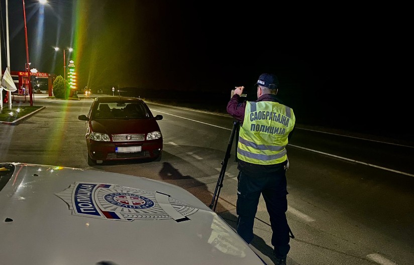 VOZIO MORTUS PIJAN, SA 3,26 PROMILA I IZAZVAO NESREĆU KOD ZAJEČARA Povređena devojka (21)