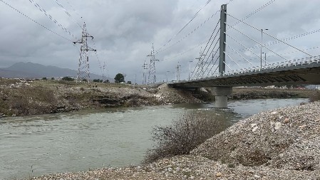 TUGA U PODGORICI Majka sa sinčićem skočila u Moraču!