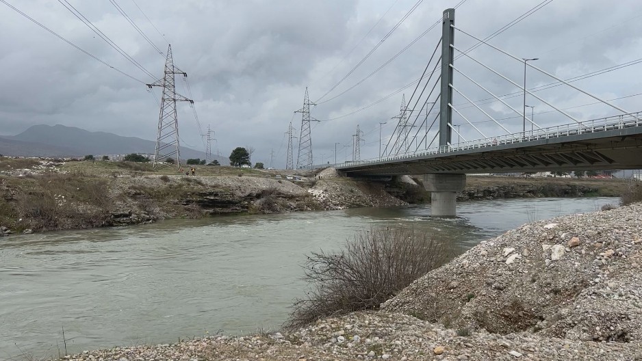 TUGA U PODGORICI Majka sa sinčićem skočila u Moraču!