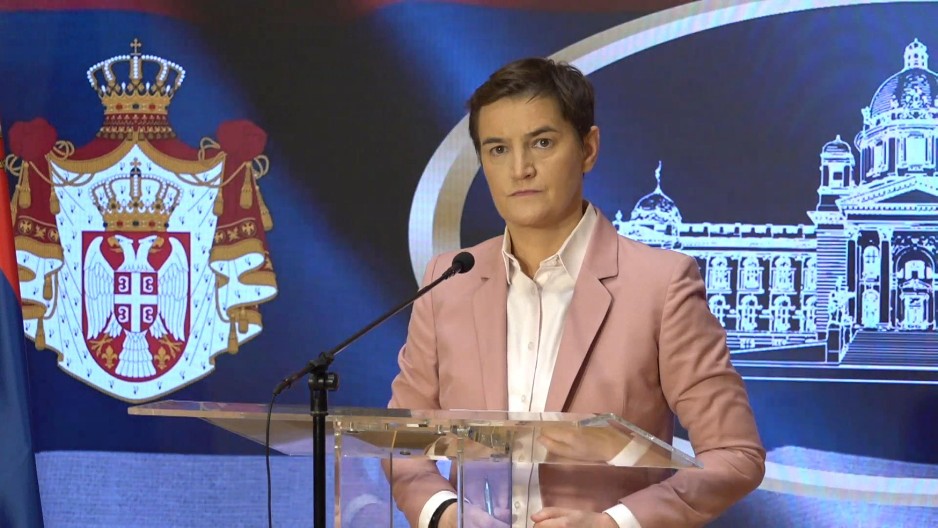 DANAS SMO VIDELI KAKO SU KRENULI DA RUŠE USTAV SRBIJE, ČLANOVE 21, 50 I 51 Brnabić o potezu rektora Univerziteta u Beogradu  (VIDEO)