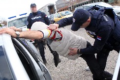 SAMO DA KUPIM LEK… Leskovčanin uhapšen zbog prevare 10 radnika šlep službi