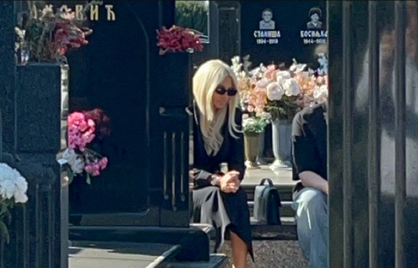 ''DAJE PROSJACIMA PARE DA BI ČUVALI DIVNIN GROB OD LOPOVA'' Karleuša našla način za zaštiti mesto večnog počinka pokojne majke