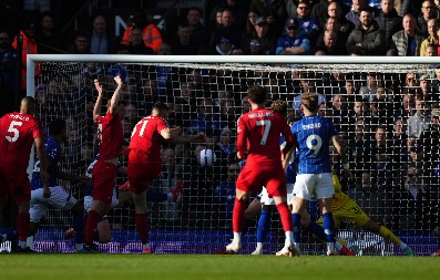 BLEKI U MANIRU NAJVEĆIH GOLGETERA Milenković na pragu istorijske sezone, vuče Notingem Forest ka Ligi šampiona (VIDEO)