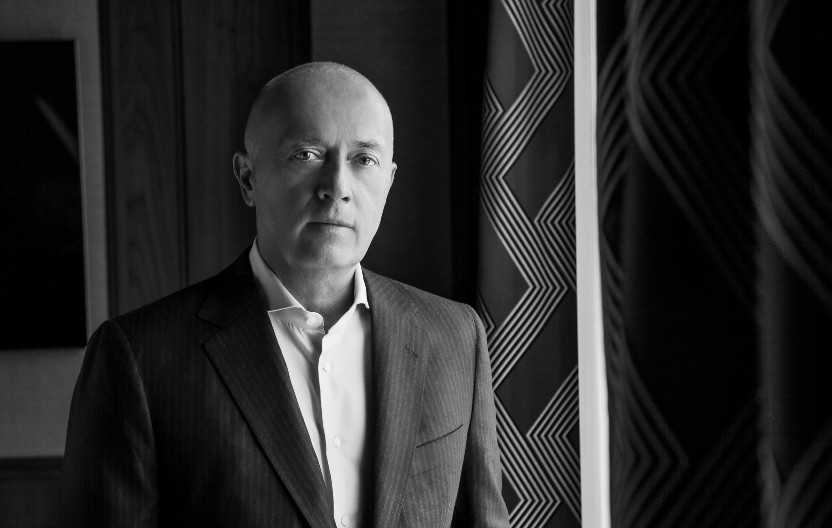 OVO SU DECA MIODRAGA KOSTIĆA! Ne pojavljuju se u javnosti, sin krenuo njegovim stopama, a ćerka se kupa u parama i udata je za milijardera! (FOTO)