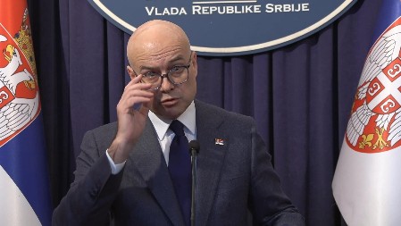 VUČEVIĆ POTVRDIO: "Potpisani su zvanični dokumenti da FBI i FSB sprovedu nezavisnu istragu da li je došlo do upotrebe zvučnog topa"