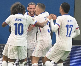 SPEKTAKL U LIGI NACIJA Veliki derbi na "San Siru", prvak Evrope u Holandiji, Francuzi u Splitu