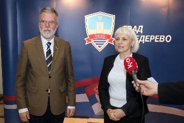 MINISTAR RISTIĆ U RADNOJ POSETI Održani sastanci sa gradonačelnicima Smedereva i Požarevca