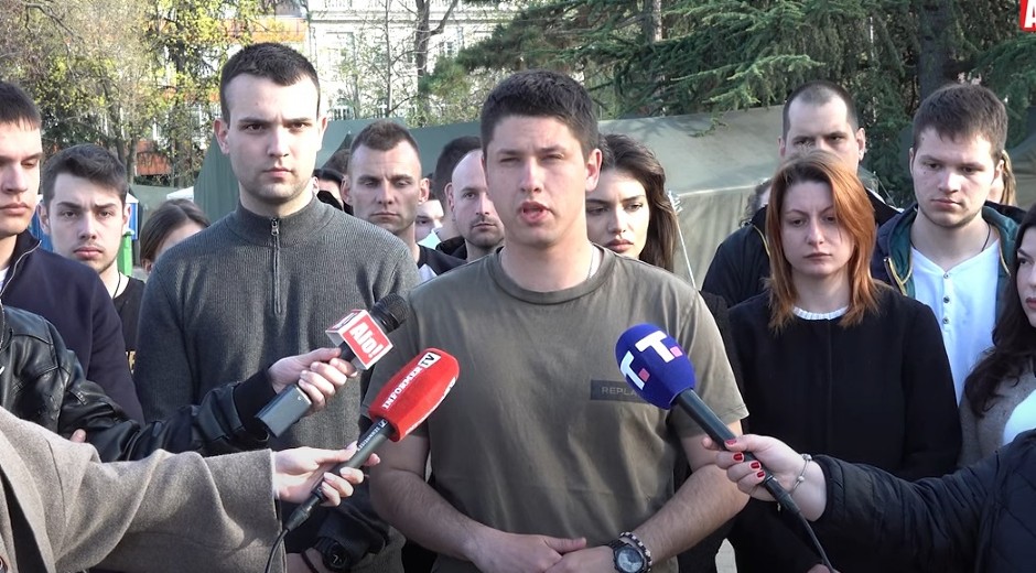 KRIVIČNA PRIJAVA PROTIV REKTORA U KRAGUJEVCU Studenti koji žele da uče se obratili iz Pionirskog parka (VIDEO)