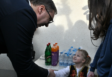 MILOVANOVIĆI IMAJU PORODIČNO GAZDINSTVO NA KOJE MOŽETE SAMO DA BUDETE PONOSNI Vučić: "Ono što ima Kuršumlija i okolina, to je retkost"