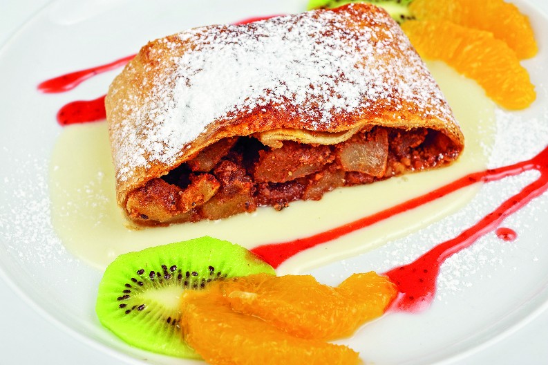 BEČKA ŠTRUDLA Mirisna poslastica sa jabukama koja budi sva čula