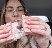 CENA TABLE SKORO 2.500 DINARA Od Dubai čokolade do "kose anđela" – novi globalni trend koji je zaludeo svet