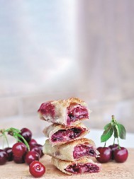 PITA SA VIŠNJAMA U slatko-kiselkastom spoju, otopićete se od miline