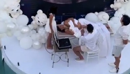 MAJKO MILA, ŠTA LI JE SLEDEĆE? Snimak sa proslave otkrivanja pola deteta razbesneo Srbe, pljušte prozivke u komentarima! (VIDEO)