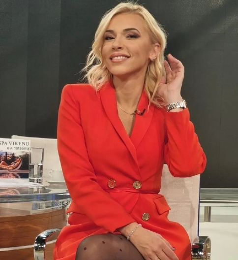 U OVAKVOM IZDANJU VODILA JUTARNJI PROGRAM! Gledaoci šokirani izgledom Irine Vukotić: "Stajling je za noćni provod!"