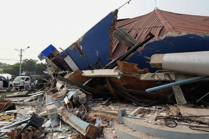 SRUŠEN VRTIĆ TOKOM ZEMLJOTRESA U MJANMARU 12 dece i vaspitačica poginuli u ruševinama! (VIDEO)