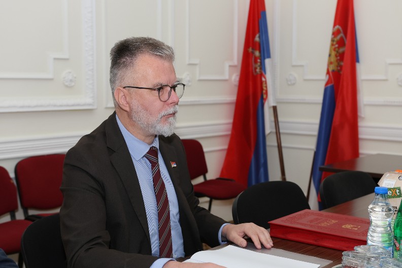 REAKCIJA MINISTARSTVA U VEZI PROTESTA ISPRED SEDIŠTA ,,INFORMERA”