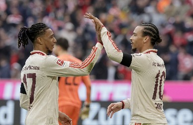 Bajern slavio uz mnogo muke, Borusija pobedom u derbiju napravila veliki korak ka Ligi šampiona