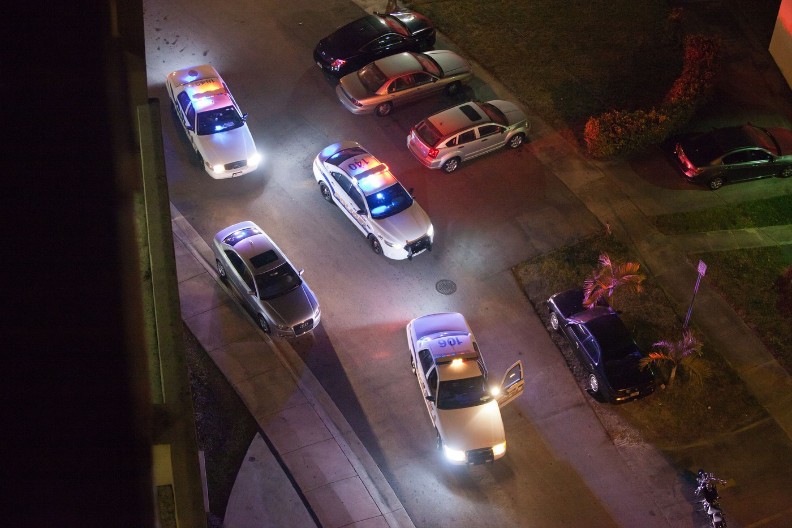 VOZAČ AUTOBUSA IZVADIO PIŠTOLJ I POČEO DA PUCA U PUTNIKE Broje se mrtvi u Majamiju