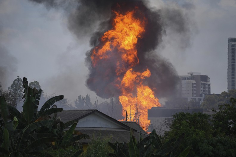 BROJ ŽRTAVA RASTE! Premijer Malezije zatražio hitnu evakuaciju i pomoć povređenima (FOTO)