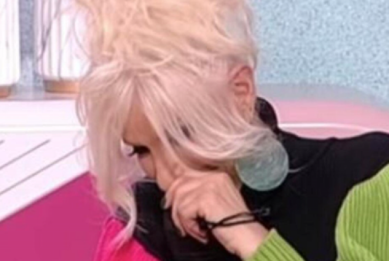 BEZ ZUBA DOŠLA U EMISIJU! Šok pred kamerama, gledaoci ne veruju šta vide (FOTO)