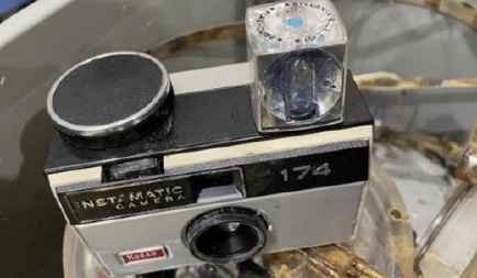 ŠOKANTNO OTKRIĆE NA DNU ČUVENOG JEZERA Pronađena MISTERIOZNA kamera stara više od pola veka, snimak ledi krv u žilama!