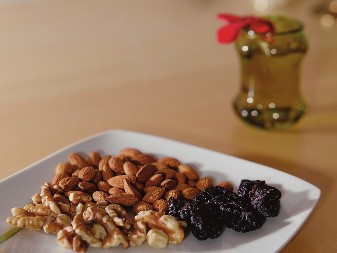 ZA NIŽI PRITISAK I HOLESTEROL Pojedite samo dve šake ovih namirnica dnevno, rezultat zagarantovan