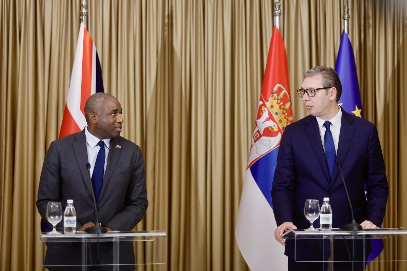 VUČIĆ NAKON SASTANKA SA LAMIJEM Bez obzira na naše razlike po pitanju KiM, smatramo da je dijalog od ključnog značaja