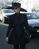 OVO SU BRAĆA JELENE KARLEUŠE Postoji samo jedna zajednička fotografija, iznenadićete se kada vidite na koga liče!