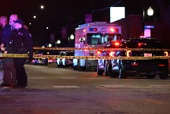 KLANICA U VAŠINGTONU Nožem napadao ljude na ulici, pa počeo da seče i sebe! Povređena i deca!