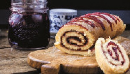 STARINSKI ROLAT SA DŽEMOM Jednostavni desert skupog ukusa, za savršen vikend