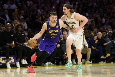 LEJKERSI SE VRATILI NA POBEDNIČKI KOLOSEK Dončić krenuo usporeno, pa bio najefikasniji