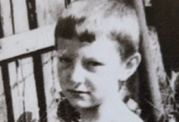 DANAS RADI NA GRANDU! Dečak sa fotke je zaslužan za preko 2.000 pesama naših estradnjaka, kum mu je Peđa Medenica